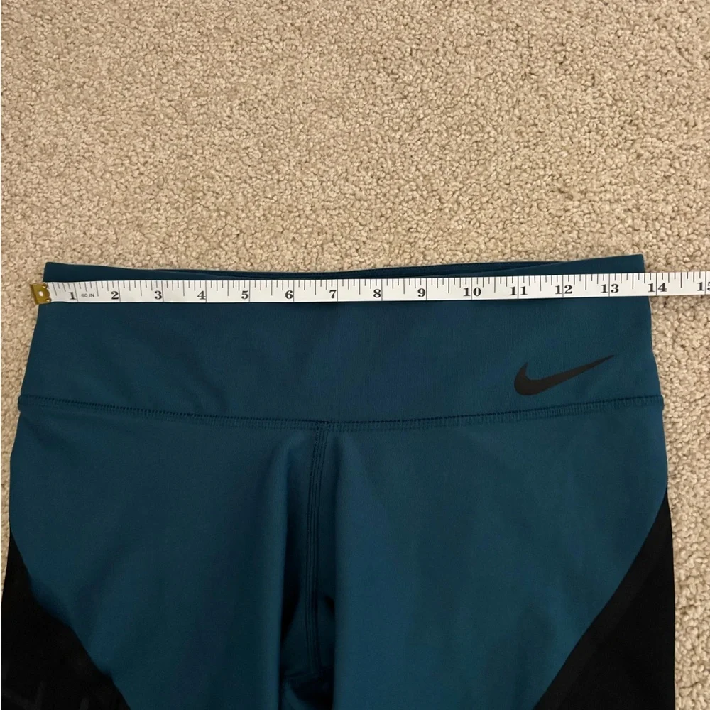 Nike Pants Womens Medium Blue Black Capri Compression Leggings Running Gym Yoga